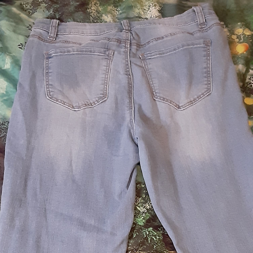 Light Blue Jean - Picture 2 of 6